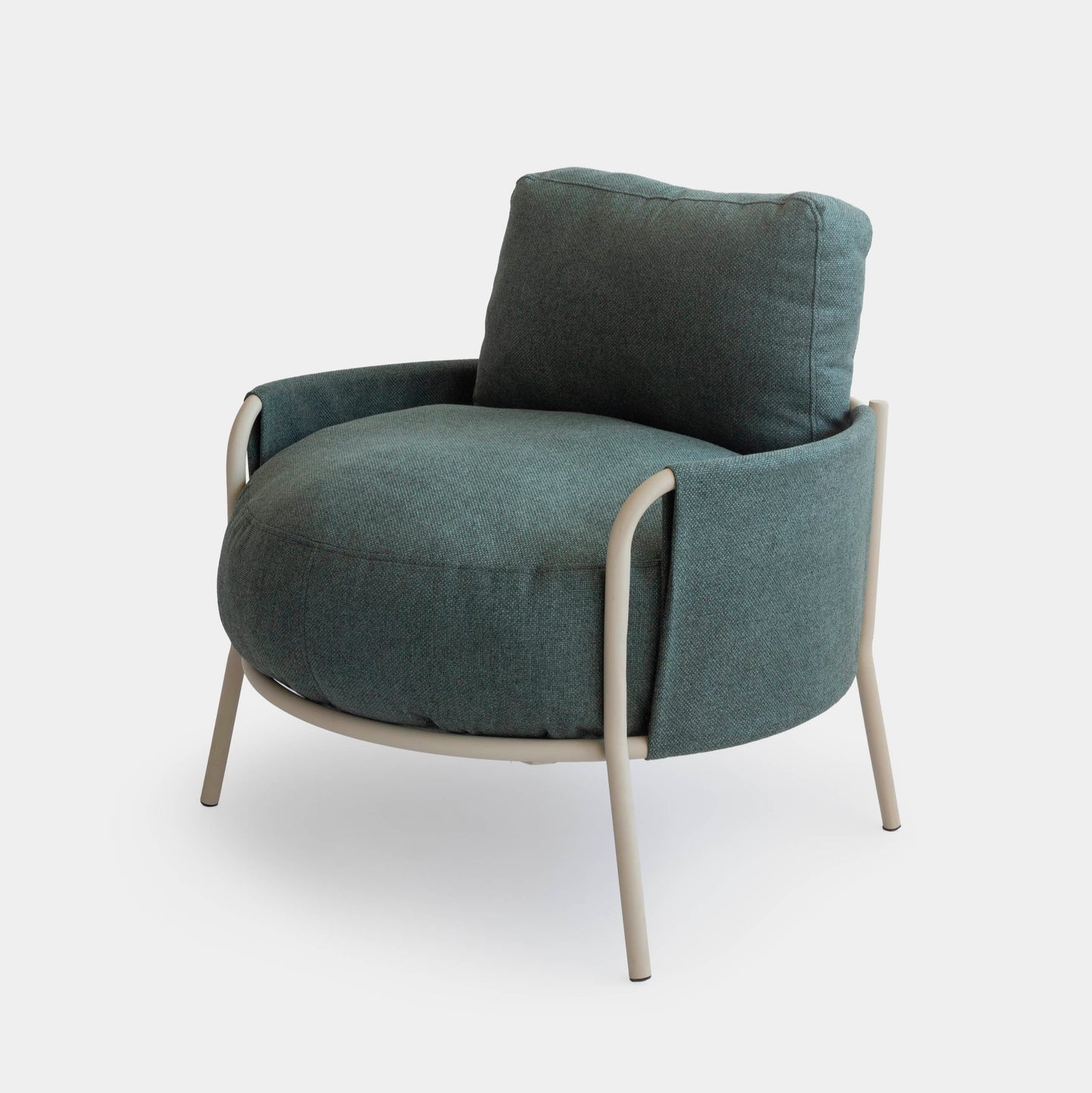 Sillón Luden Aluminio Color Topo Respaldo y Asiento Tapizado Tela Capri Nube
