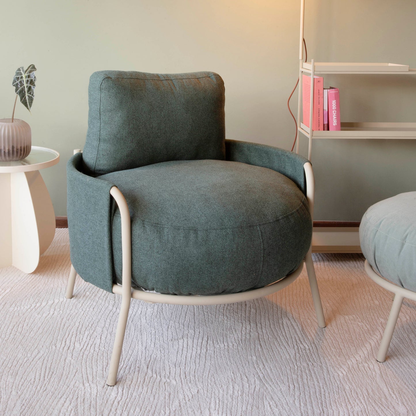 Sillón Luden Aluminio Color Topo Respaldo y Asiento Tapizado Tela Capri Nube