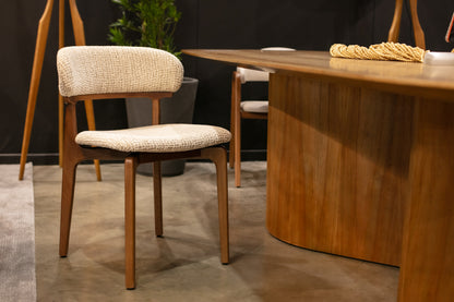 Cadeira Donatella Madeira Maciça Assento e Encosto Multilaminado Estofado