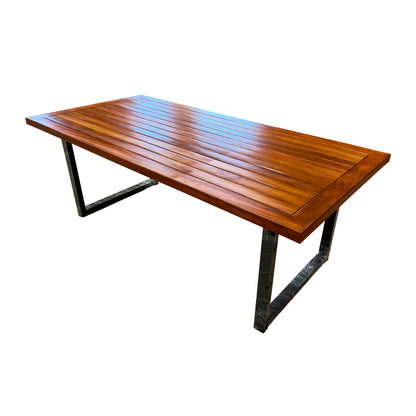 Mesa de Jantar Vera 250x110cm Tampo Madeira Maciça Ripado Base Alumínio - 8 Lugares