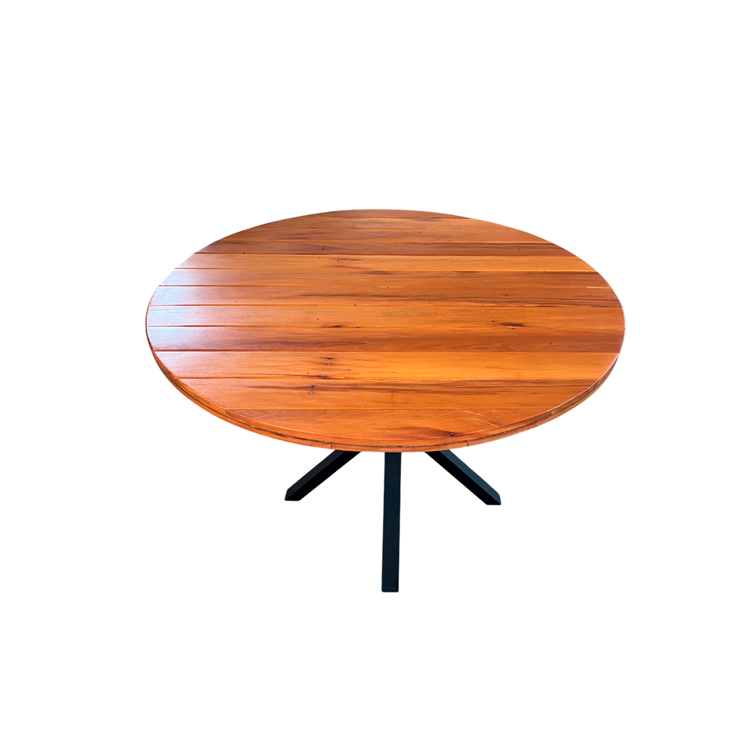Mesa Redonda 120cm Tampo Frisado Madeira Maciça Peroba-rosa s/ Borda Alumínio Base Star Alumínio Cor Preta