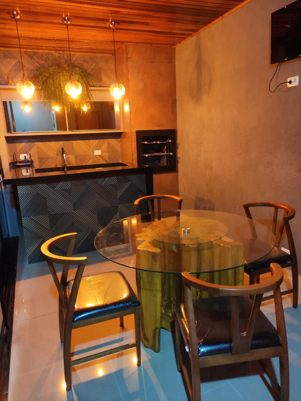 Ambiente 3 com Base de mesa de madera maciza Root Guarantã