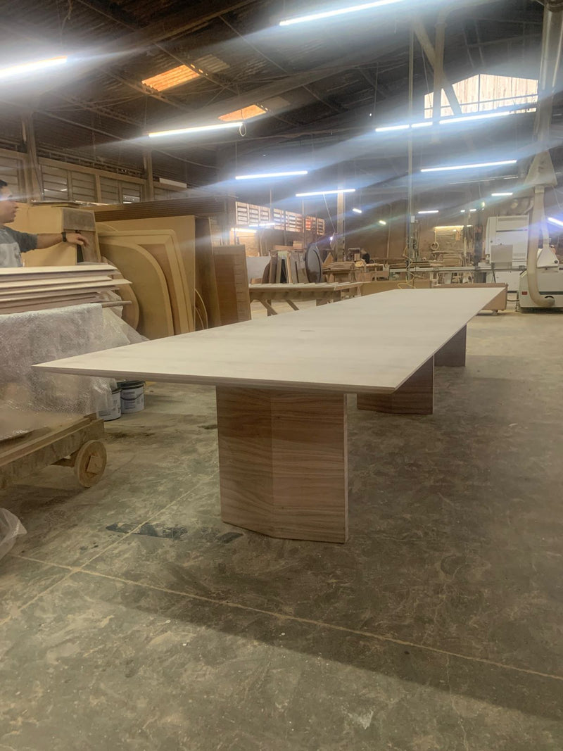 Mesa de Jantar Float Madeira Cor Nogueira 274x120cm