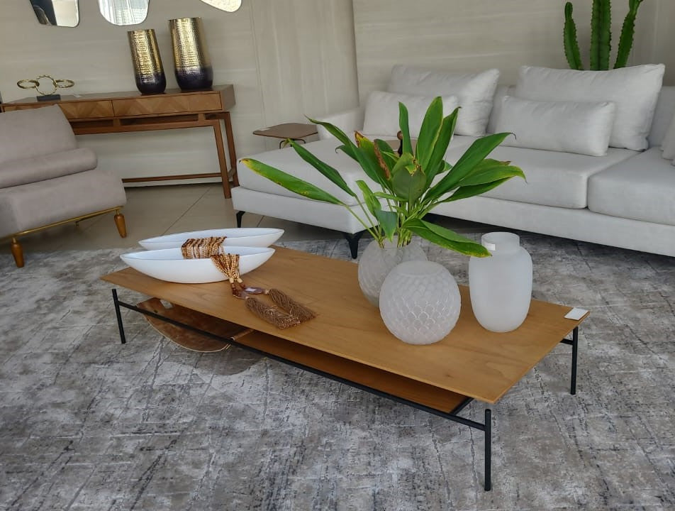 Mesa auxiliar Sardinia Madera marrón y acero al carbono color plomo