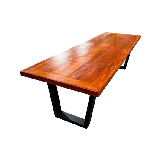 Mesa de comedor Aura 280x110 cm con tapa de madera maciza y base de aluminio - 10 plazas