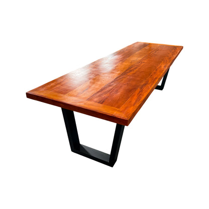 Mesa de comedor Aura 220x100 cm con tapa de madera maciza y base de aluminio - 8 plazas