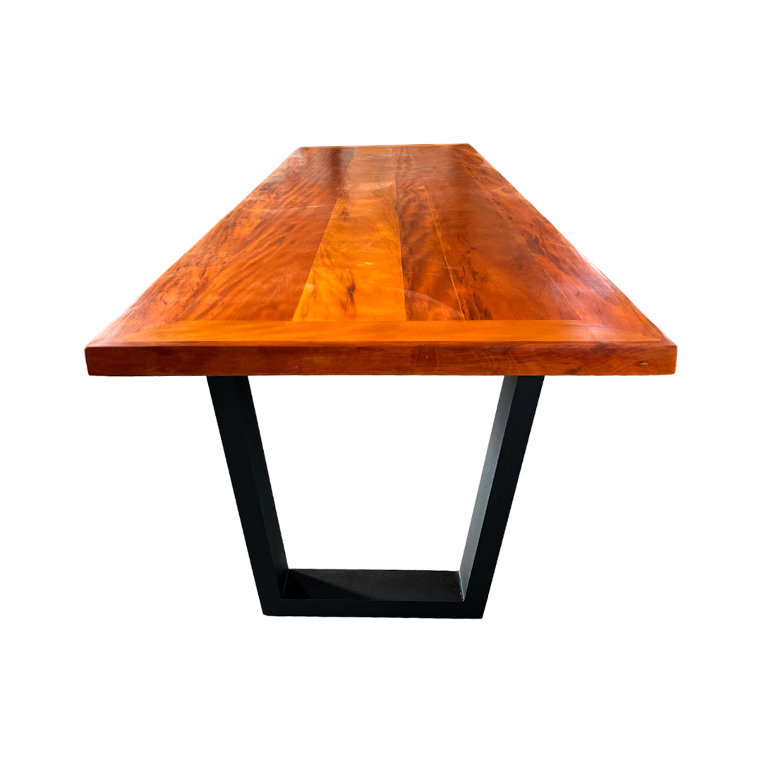 Mesa de comedor Aura 220x100 cm con tapa de madera maciza y base de aluminio - 8 plazas