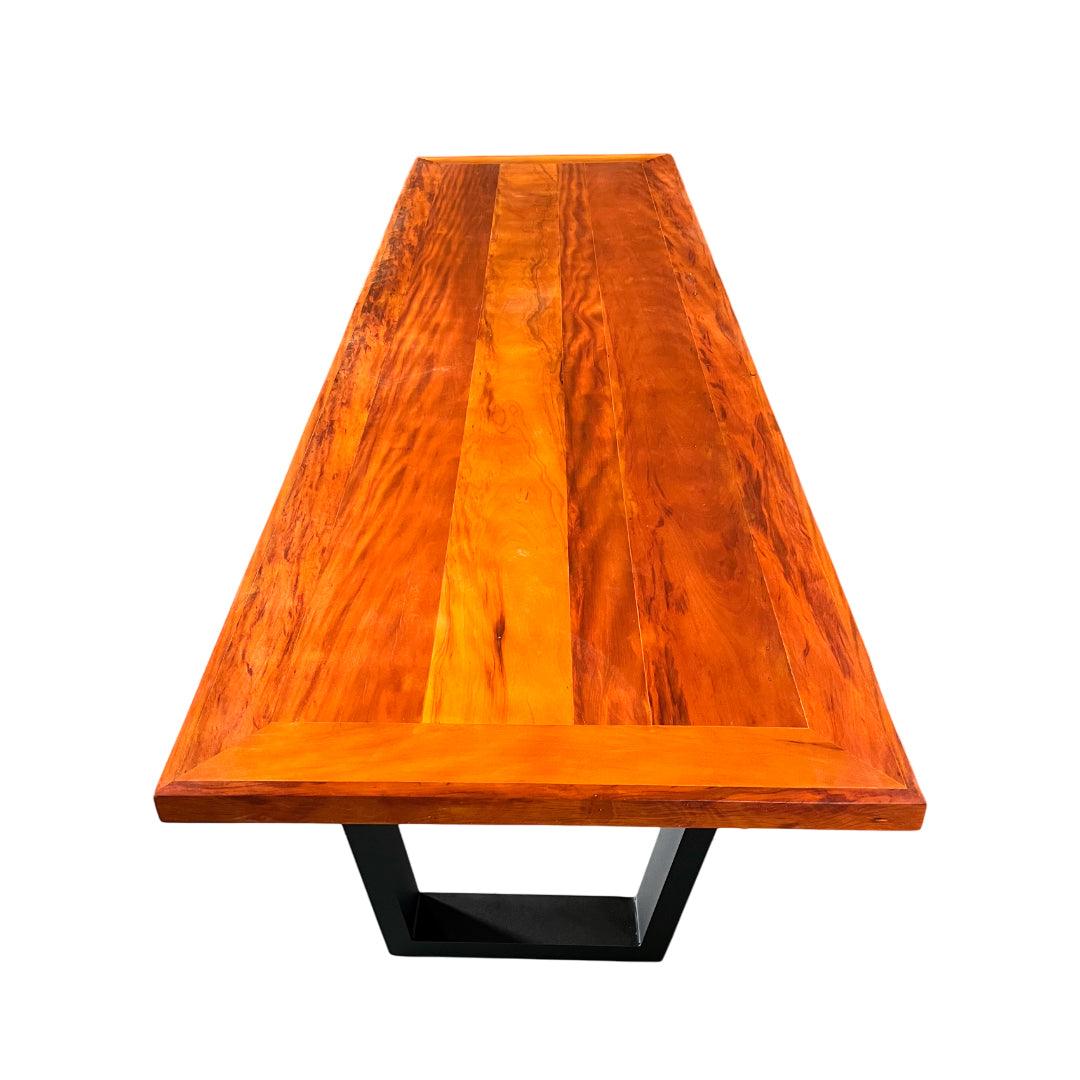 Mesa de comedor Aura 220x100 cm con tapa de madera maciza y base de aluminio - 8 plazas