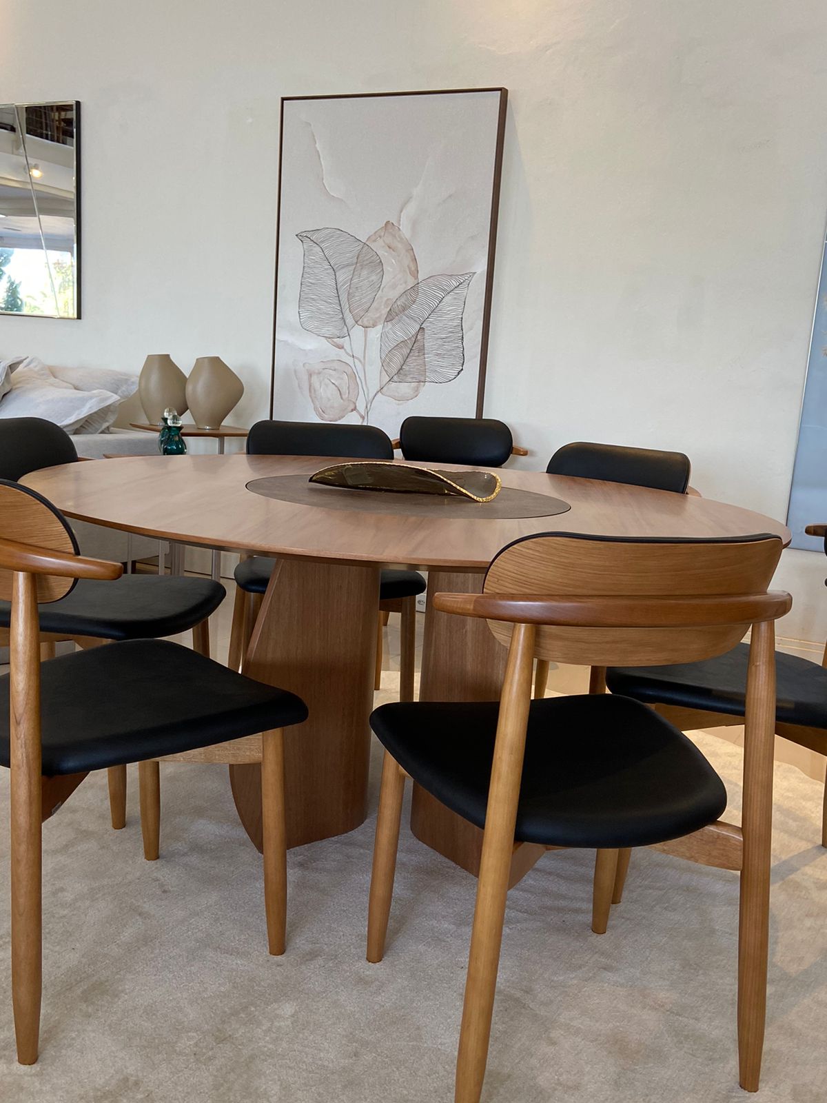 Mesa de Jantar Minara com Prato Giratório Madeira Cor Jequitibá BN Formica TS Cor Corten 180cm