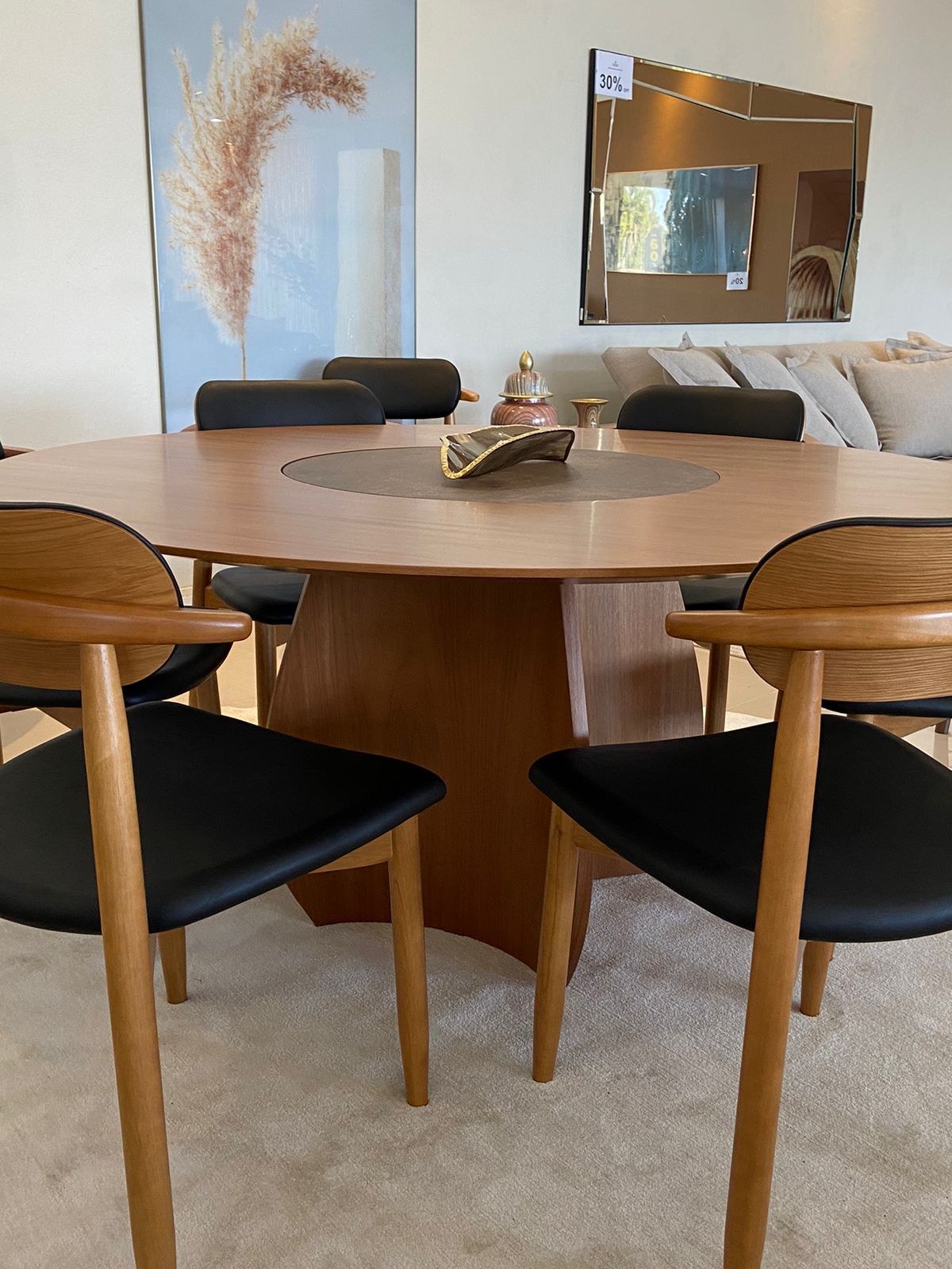 Mesa de Jantar Minara com Prato Giratório Madeira Cor Jequitibá BN Formica TS Cor Corten 180cm