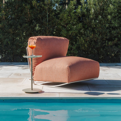 Sillón Mecedora Pamô Aluminio Color Topo Respaldo y Asiento Tapizado en Tela Capri Teja