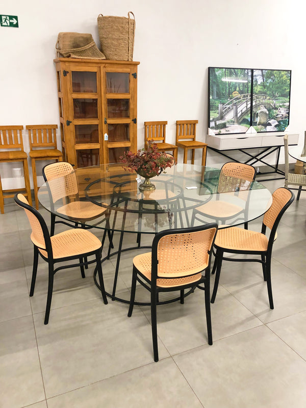 Ambiente 2 com Silla de polipropileno Amis negra