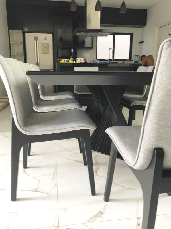 Ambiente 3 com Silla Donna Asiento tapizado en lino gris madera negra
