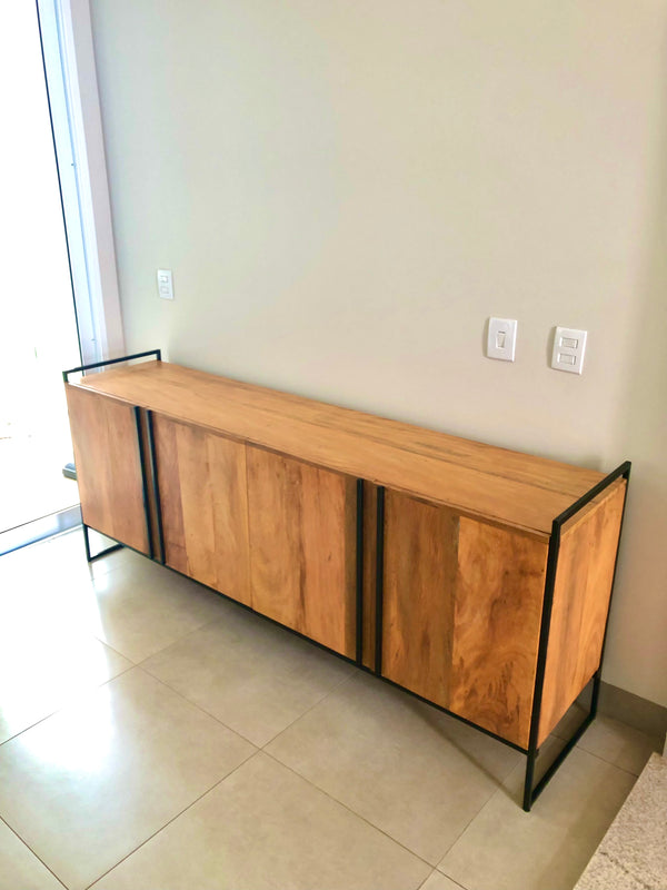 Ambiente 1 com Balcão Bongiovani 200x45cm Madeira Maciça e Ferro