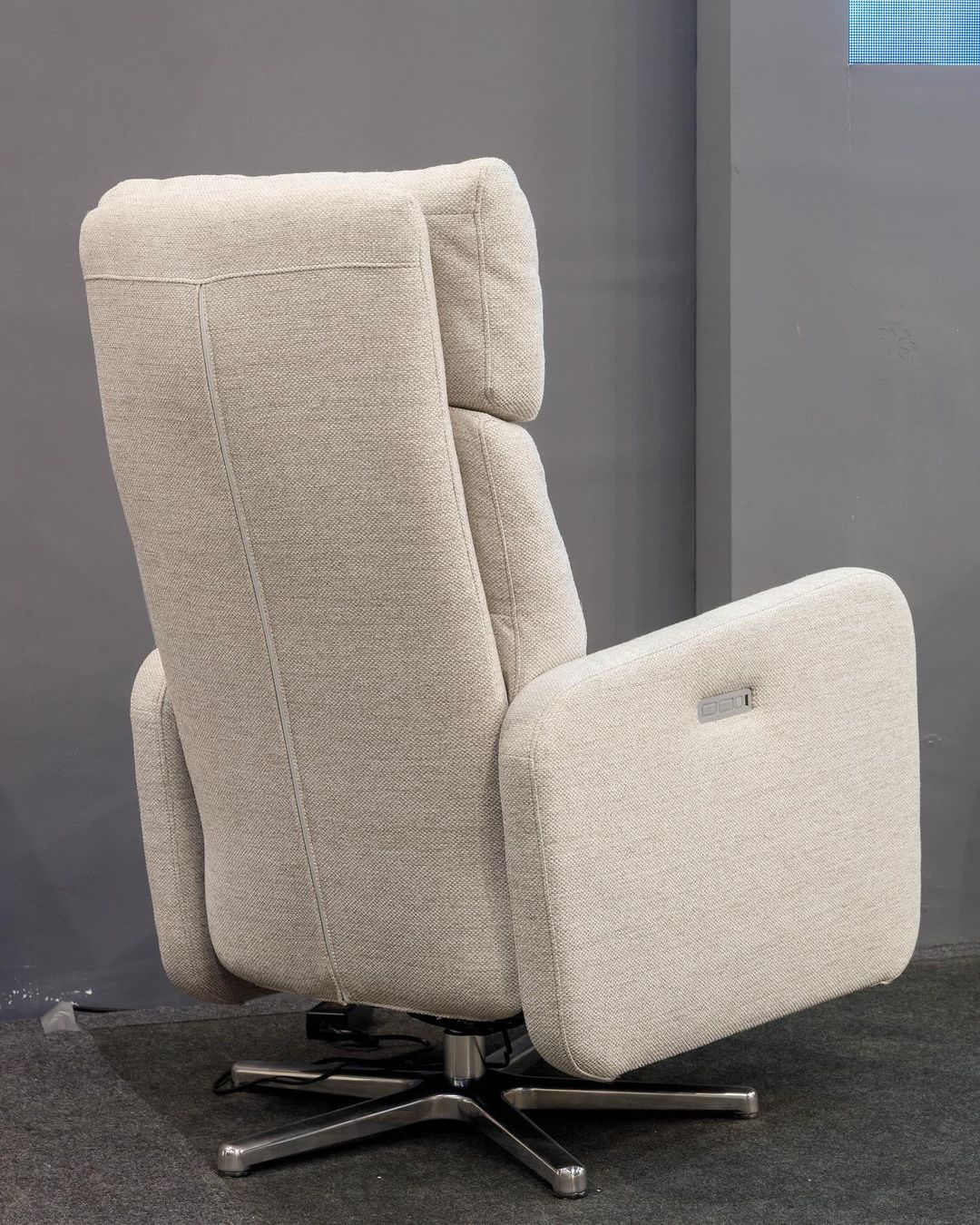 Sillón Eléctrico Mayorca con Respaldo y Asiento Tapizado en Tela E-1039