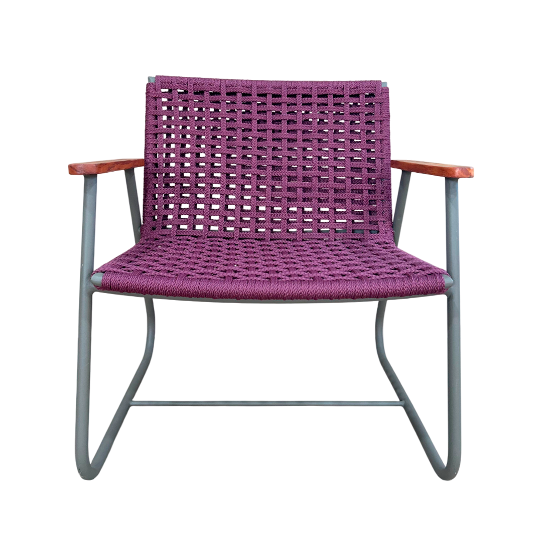 Poltrona Senna com Braço Alumínio Preto Corda Náutica Vinho Malha Quadriculada