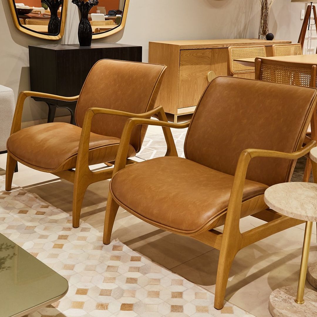 Sillón Dakar Madera Canela Respaldo y Asiento Tapizado Tela 126