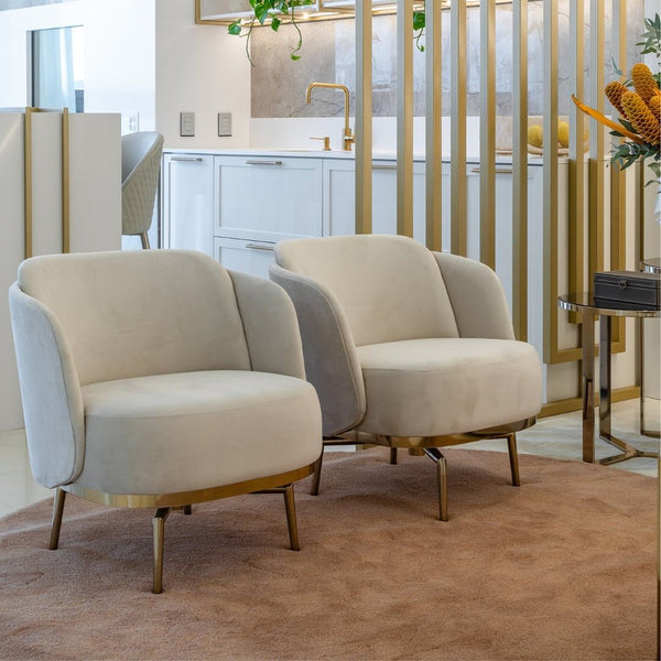 Ambiente 2 com Sillón Hug Base Giratoria Acero Carbono Pintado Oro Blanco Detalles Respaldo y Asiento Tapizado en Tela 1017F
