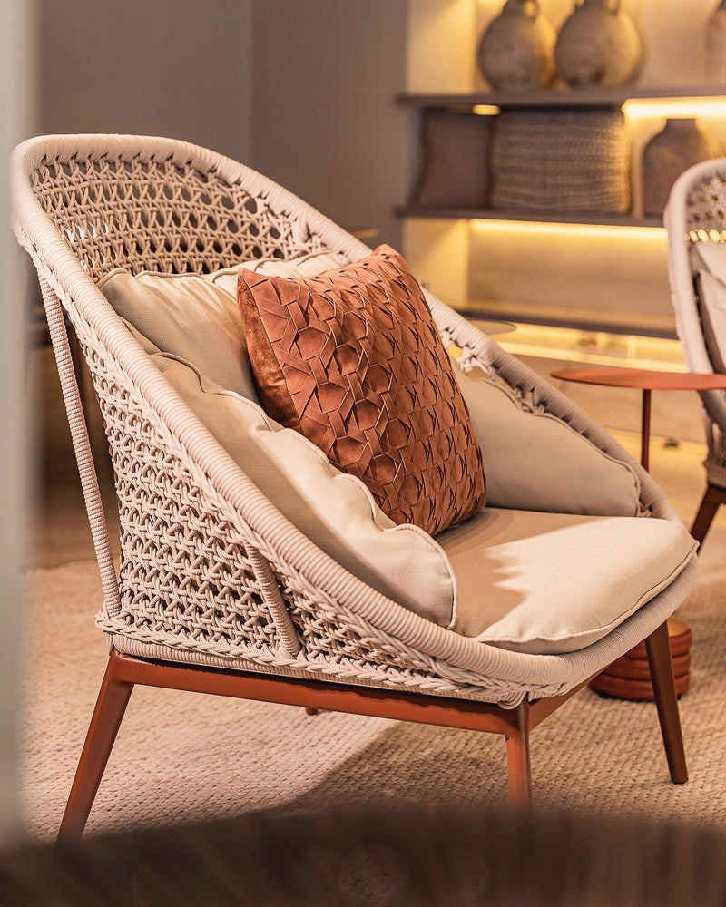 Poltrona Ibiza Alumínio Cor Bege Corda Náutica Areia Assento Estofado Tecido Alto Relevo