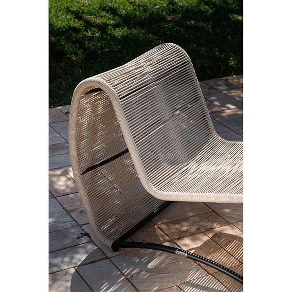 Ambiente 3 com Sillón Aconchego de aluminio en negro y cuerda náutica en Fendi