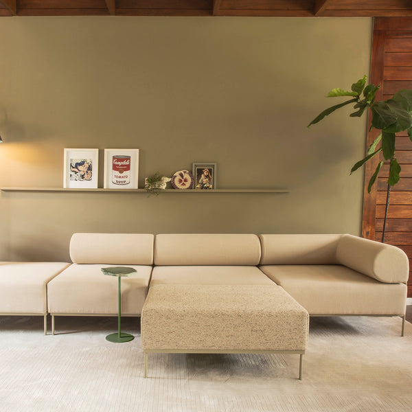 Ambiente 2 com Sofá Modular Gota Alumínio Cor Taupe Assento Estofado Tecido Loop Flint - 2 Módulos