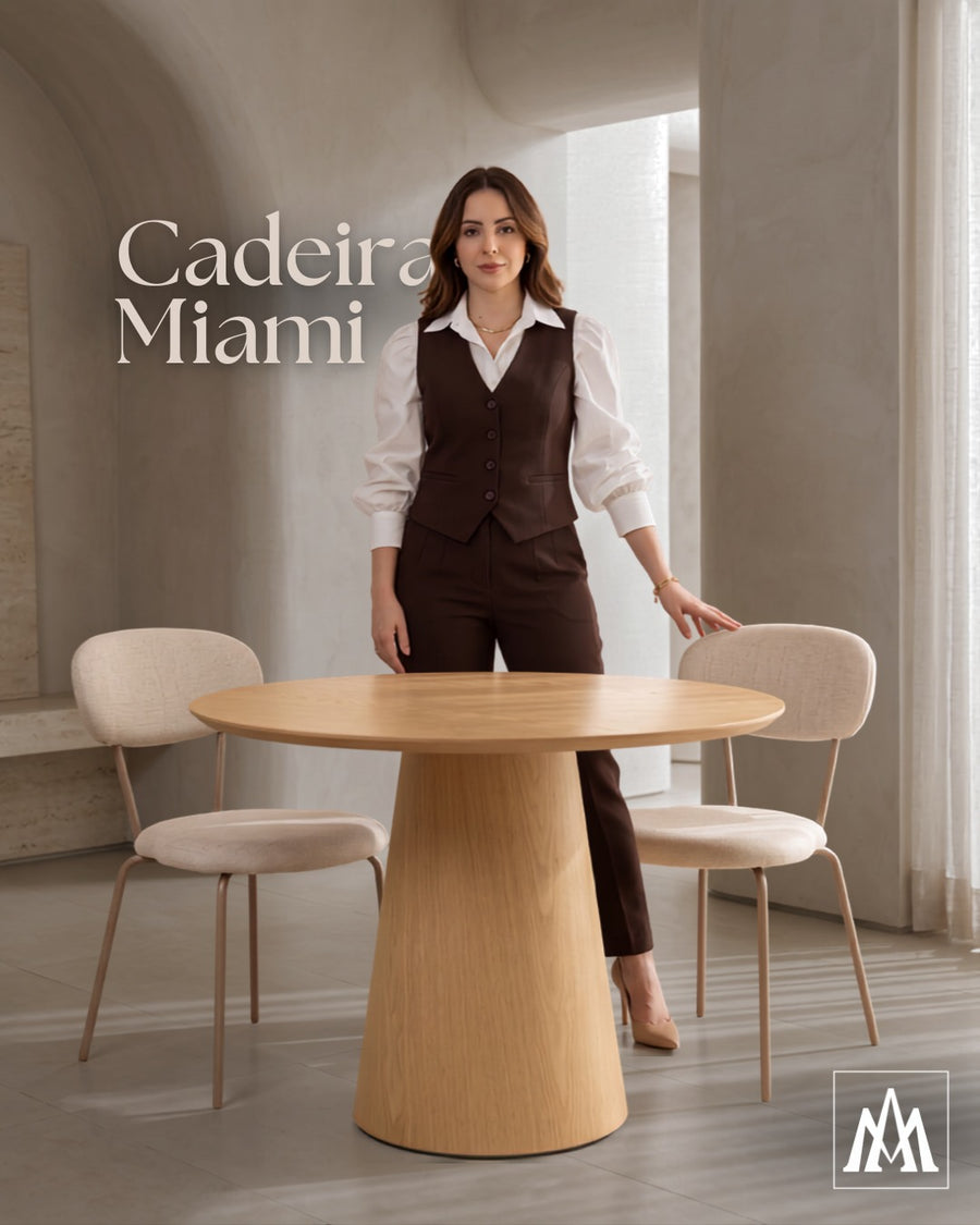Ambiente com peças do ateliê Aço Mobília