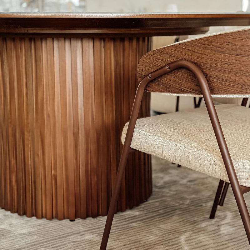 Mesa de Jantar Redonda Soiê Madeira Cor Jequitibá 58 Tampo Vidro Branco 140cm