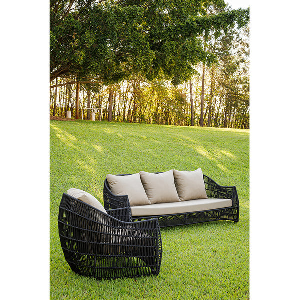 Ambiente 2 com Sofá Essence Tapizado Aluminio Negro con Cuerda Náutica Negra - 3 plazas