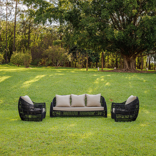 Ambiente 1 com Sofá Essence Tapizado Aluminio Negro con Cuerda Náutica Negra - 3 plazas