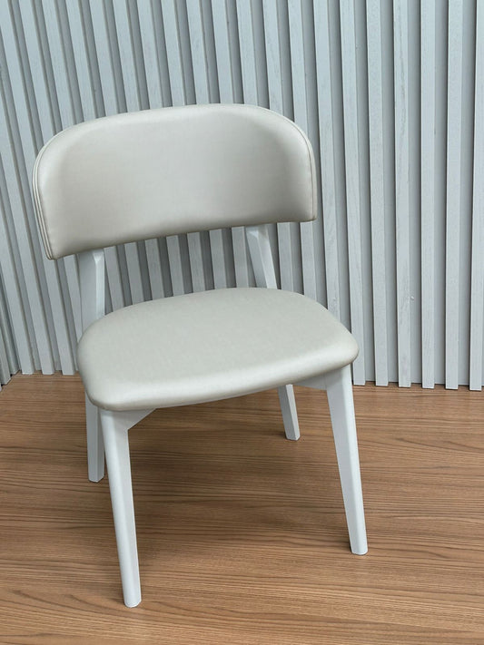 Cadeira Monic Madeira Branca Encosto e Assento Estofado Tecido Corino 582