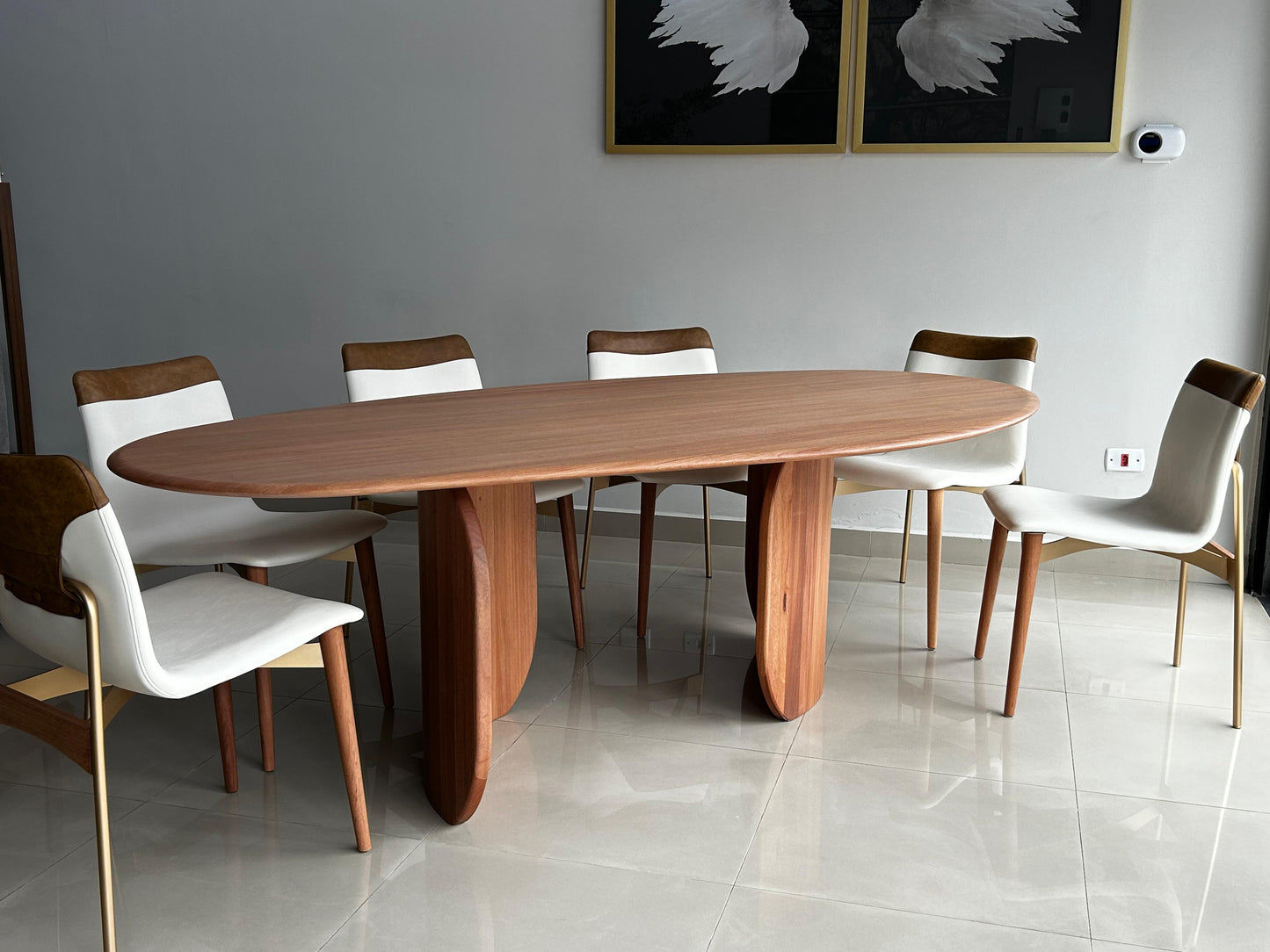 Mesa de Jantar Bow Madeira Cor Mel 280x120cm