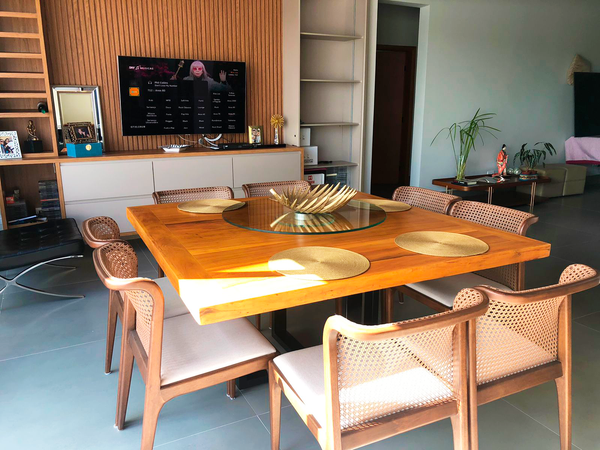 Ambiente 1 com Mesa de Jantar Quadrada 150x150cm Tampo Madeira Maciça Base Montreal Ferro - 8 Lugares