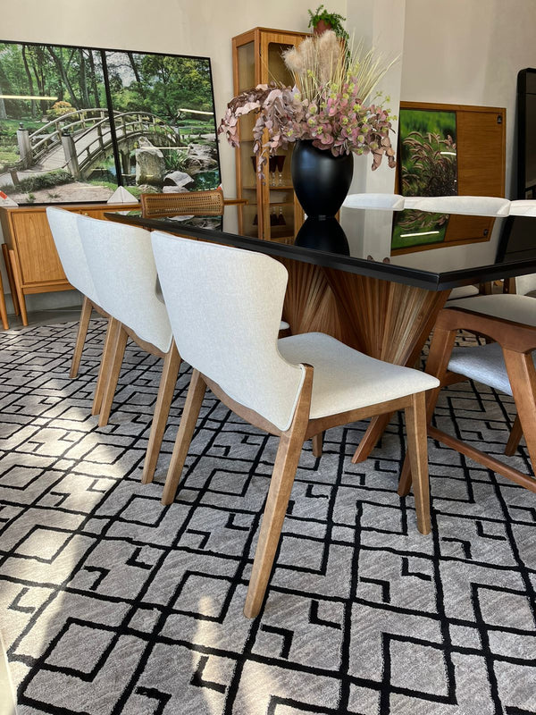 Ambiente 2 com Maisa Wooden Chair with Light Gray Linen Upholstery