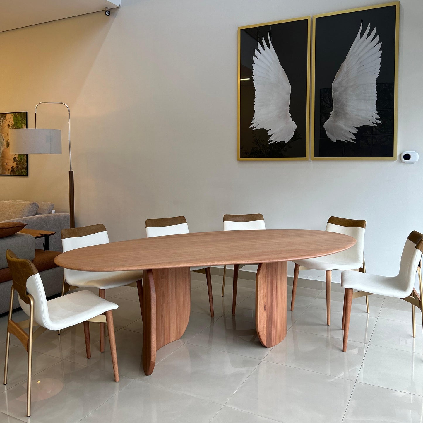 Mesa de Jantar Bow Madeira Cor Mel 280x120cm