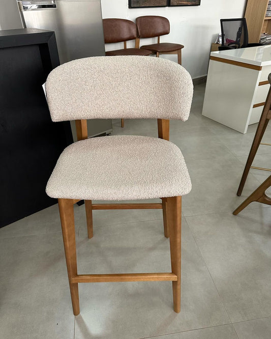 Taburete Monic de Madera de Almendro con Respaldo y Asiento Tapizado en Tela Bucle 566