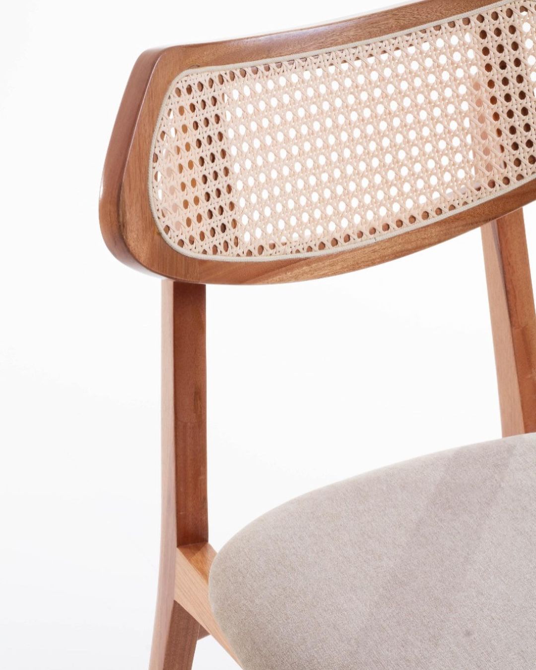 Silla Diana Respaldo Hexagonal Paja Natural Asiento Madera Natural Tapizado Tela BR6000