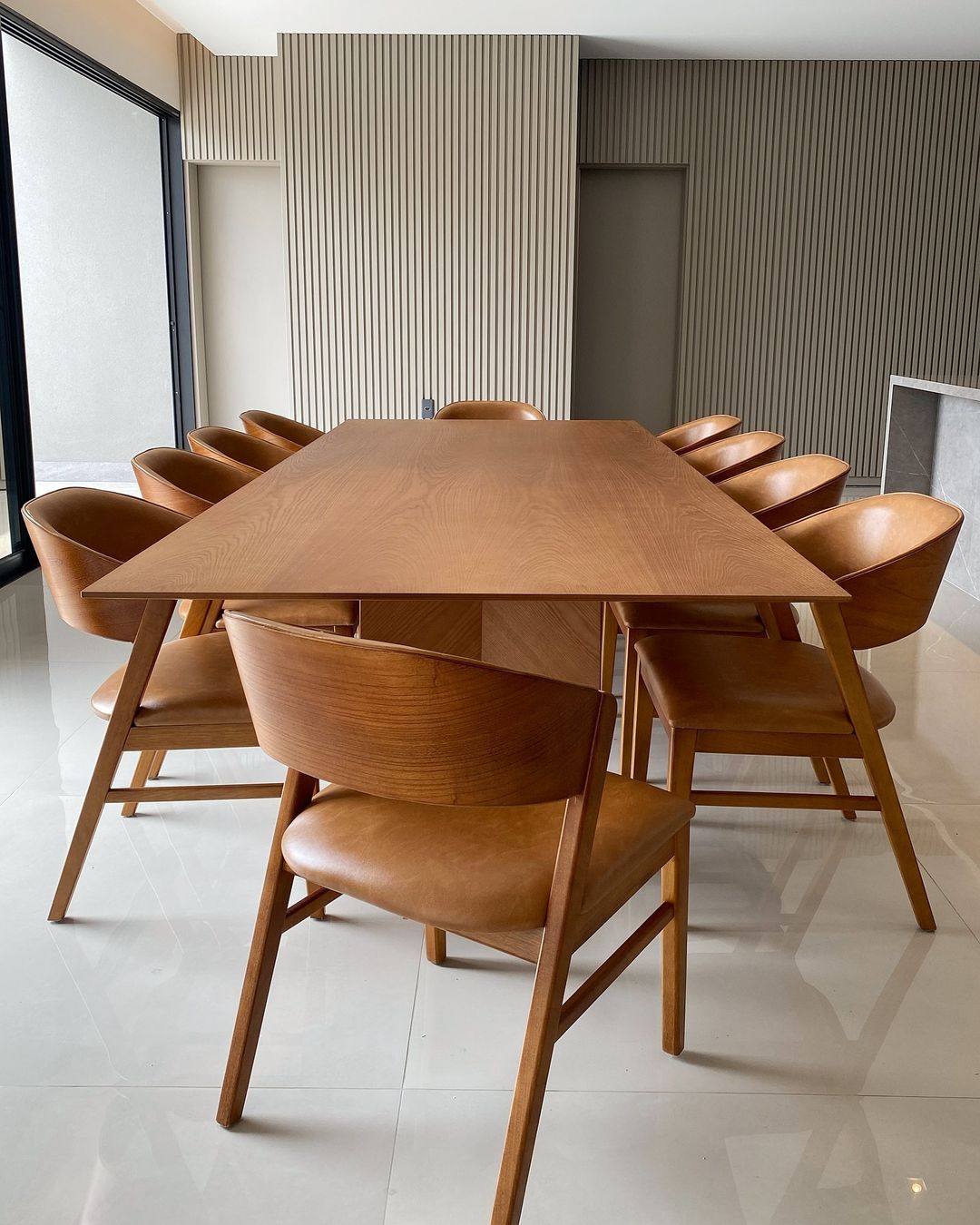 Sala de Jantarcontemporâneo—Projeto Cadeira Zaki— Toth Móveis — imagem principal