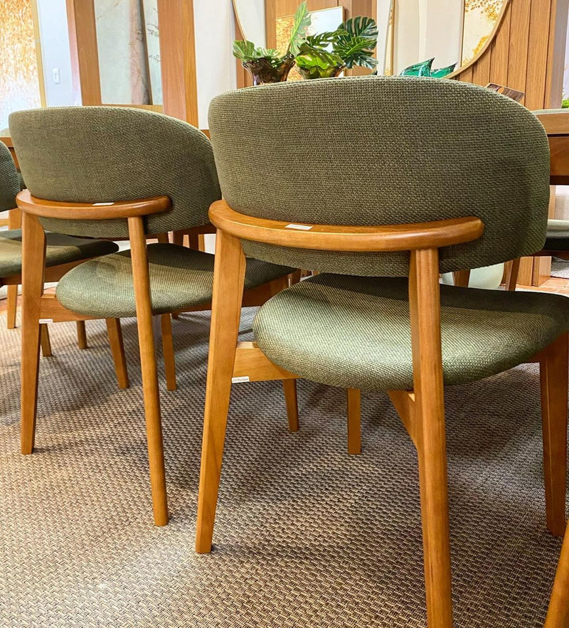 Cadeira Monic Madeira Amêndoa Encosto e Assento Estofado Tecido Linho 407