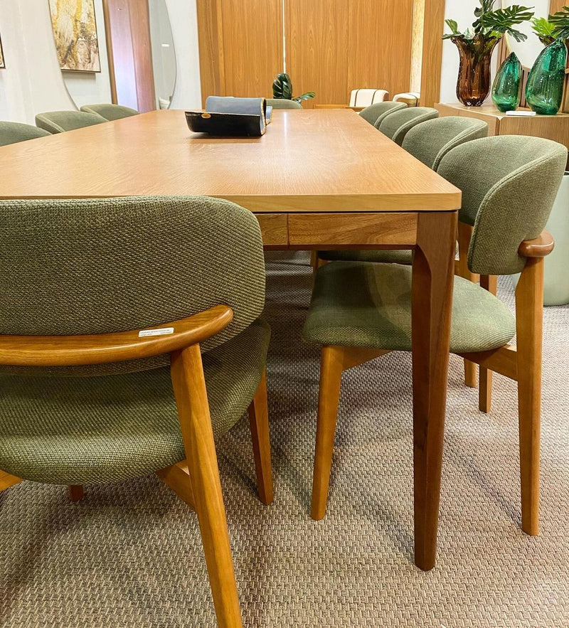 Cadeira Monic Madeira Amêndoa Encosto e Assento Estofado Tecido Linho 407