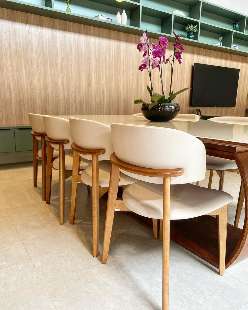 Cadeira Monic Madeira Amêndoa Encosto e Assento Estofado Tecido Linho 407