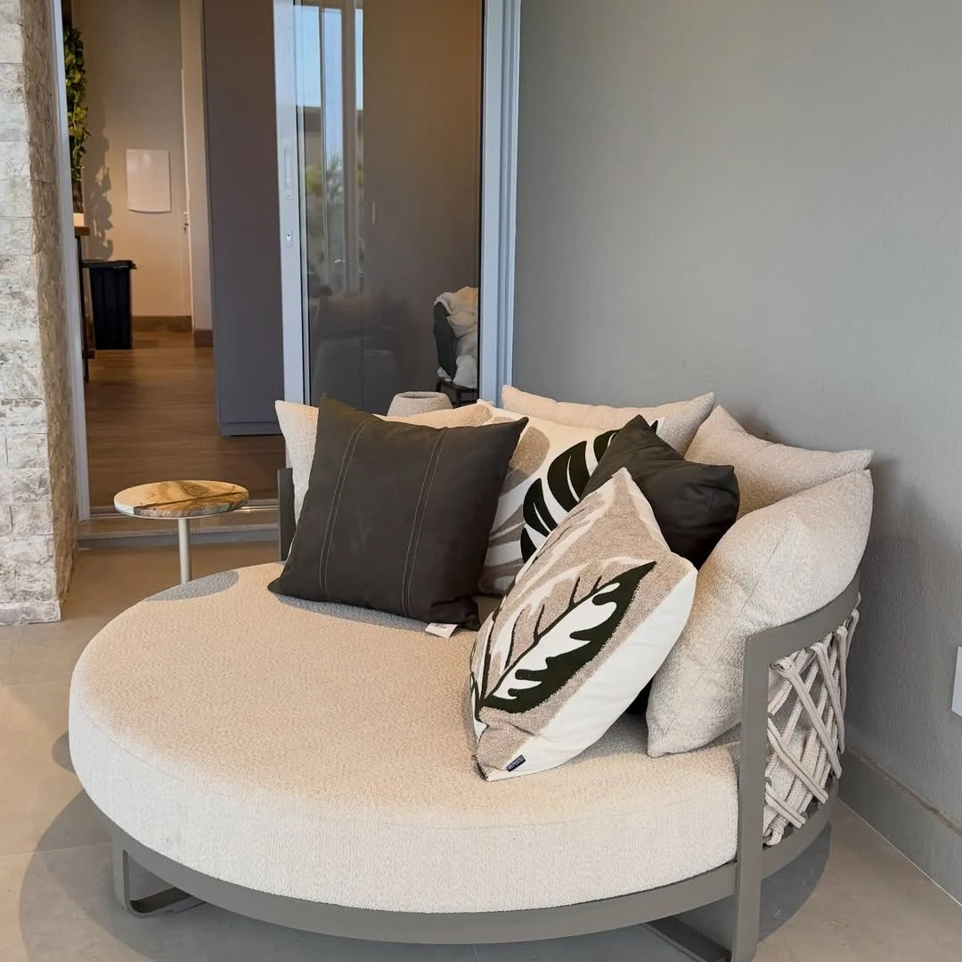 Chaise Kauai Redonda 150cm Alumínio Cinza Micro Corda Náutica Areia e Tecido Dunas Cru | Toth Móveis