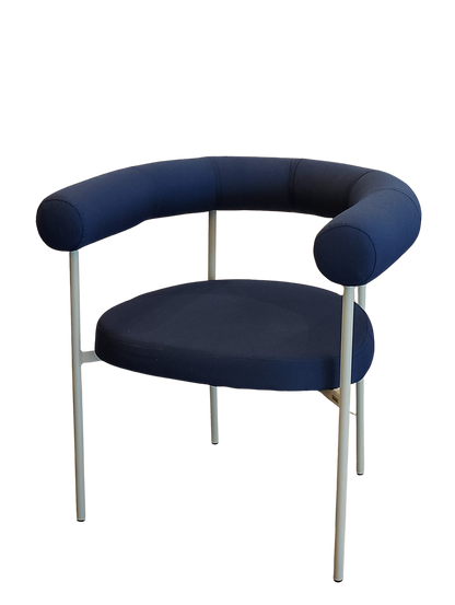 Cadeira Curva Alumínio Cor Taupe Encosto e Assento Estofado Tecido o'outasight