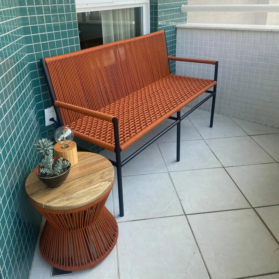 Varanda e Jardim com Mesa de Apoio Ampulheta