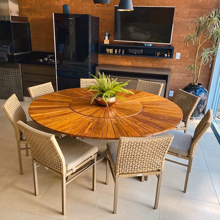 Mesa redonda Sophia 160 cm tapa de madera con placa giratoria base de aluminio negro em ambiente · Sala de Jantar