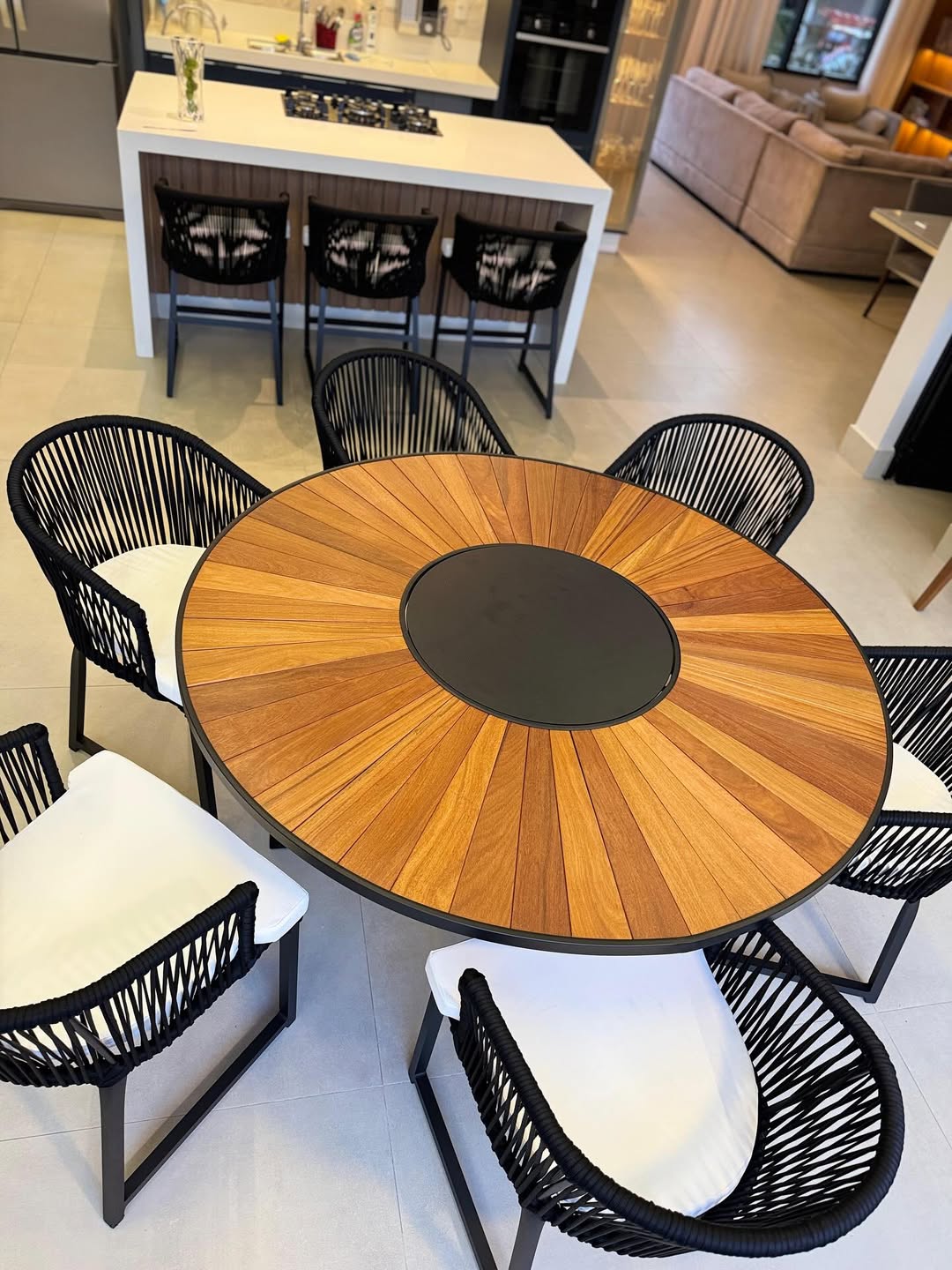 Sala de Jantar com Mesa Volt Prato