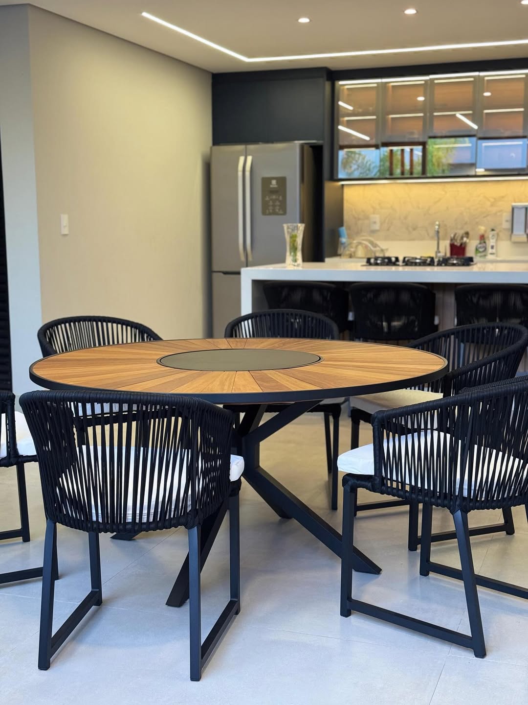 Sala de Jantar com Mesa Volt Prato