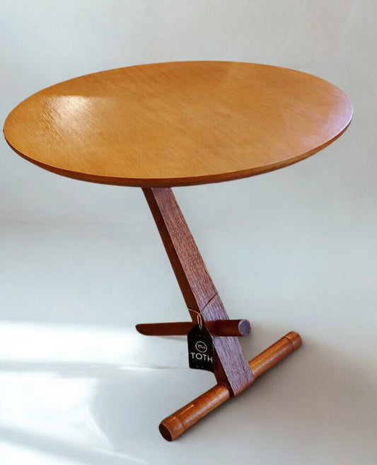 Mesa Lateral Excêntrica em Madeira