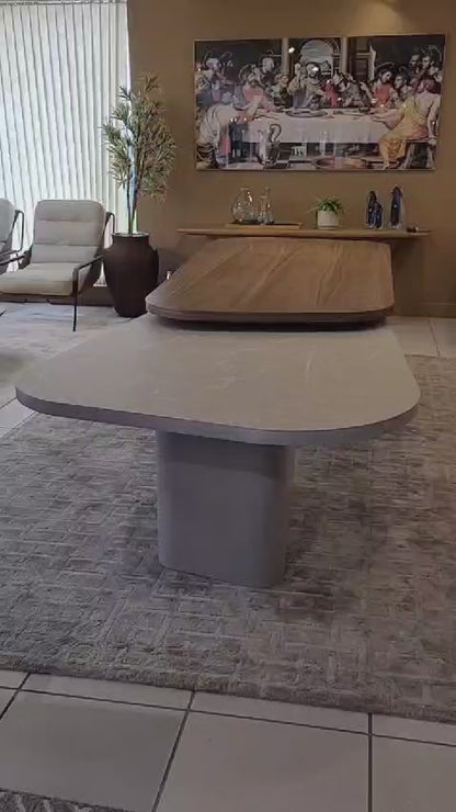 Mesa de Jantar Extensível Florença e Gran Florença Madeira Cor Jequitibá 58 Formica TS Cor Rochedo Laca Cor Fendi