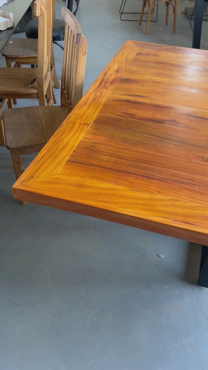 Mesa de Comedor Cuadrada 150x150cm Tapa de Madera Maciza Base de Aluminio Montreal - 8 Plazas