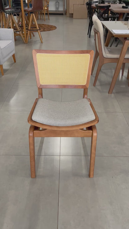 Silla Verónica Respaldo de Madera Asiento Cerrado de Lona Tapizado Lino Gris